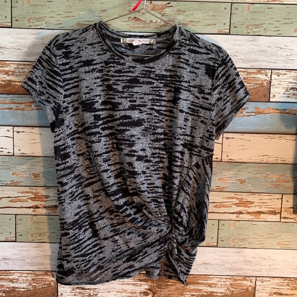 CHELSEA & VIOLET Burn-Out Tee Size Medium